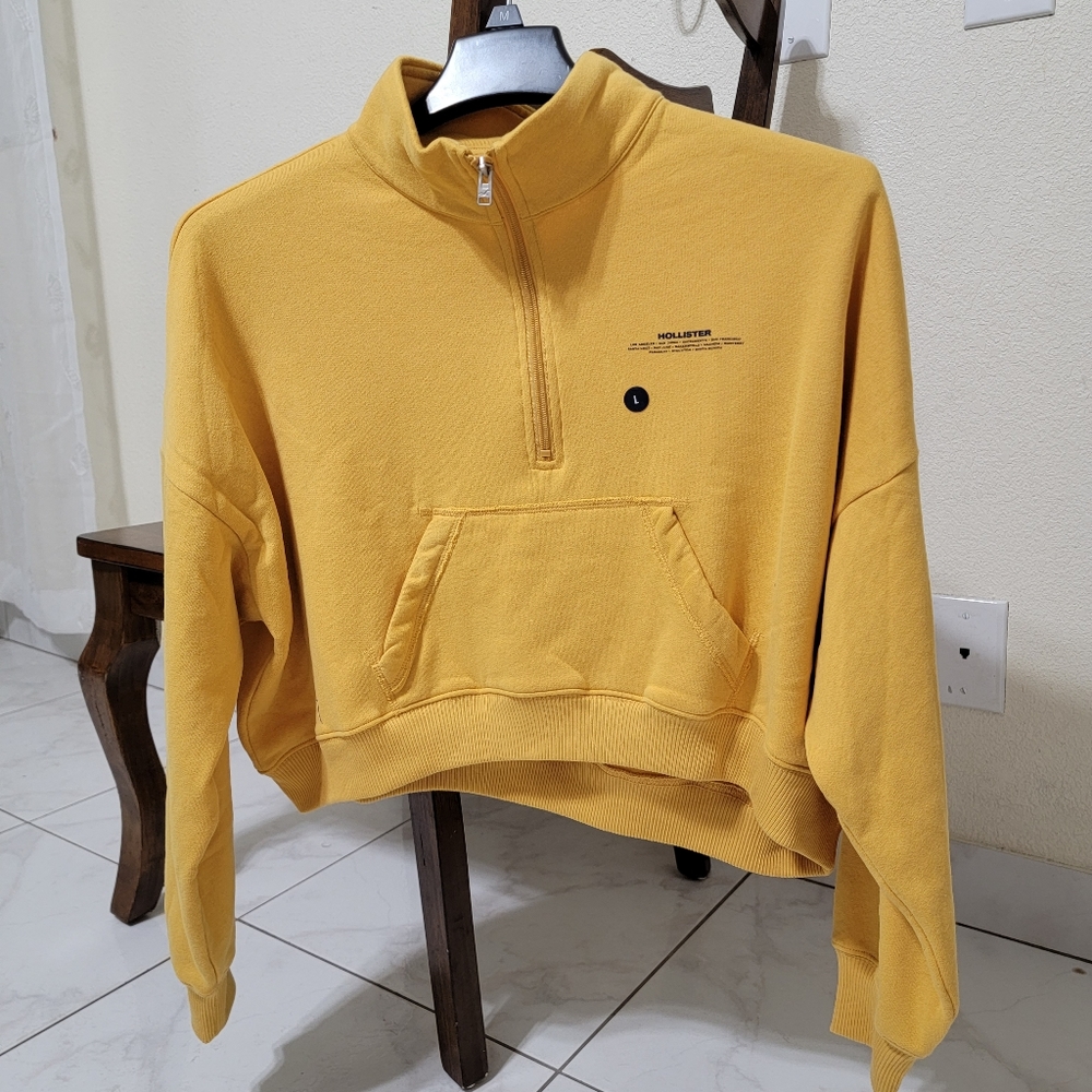Hollister Zip up cropped jacket